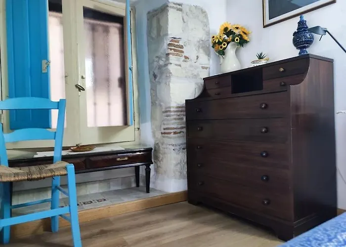 Castle Hill Loft - Heart Of Cagliari Old Town * 칼리아리