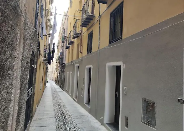 Castle Hill Loft - Heart Of Cagliari Old Town 아파트 *