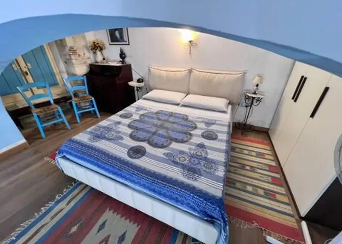 דירה Castle Hill Loft - Heart Of Old Town קליארי